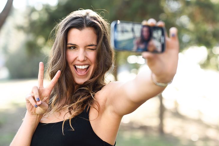 15 Tips and Tricks of Making Perfect Selfies